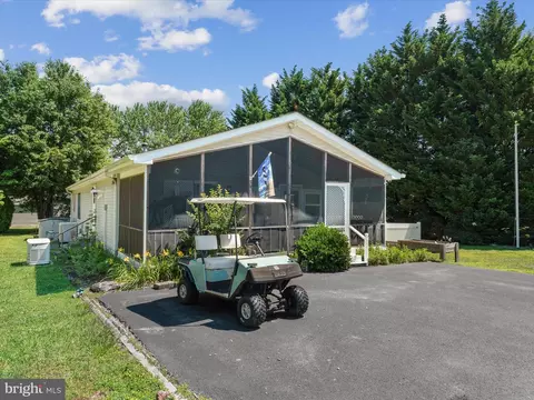 33523 Clover St, Lewes, DE 19958
