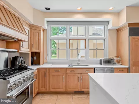 Kitchen - 124 E Side Dr, Rehoboth Beach, DE 19971 photo 2 of 9