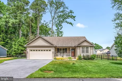 37509 Bonnie St, Ocean View, DE 19970