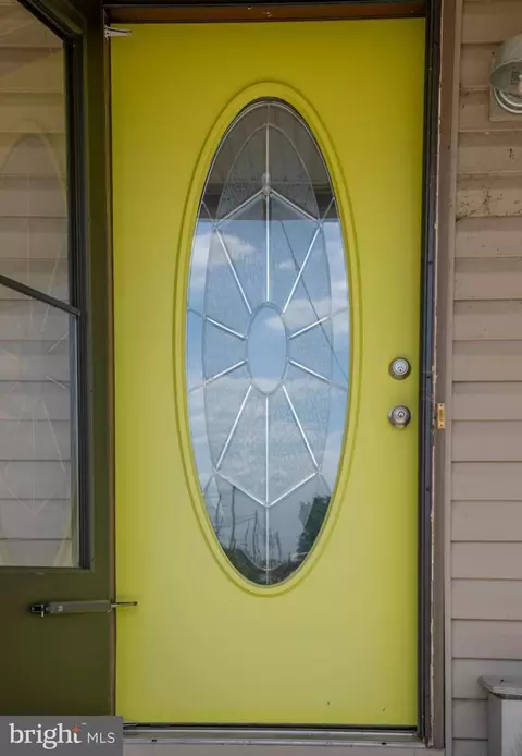 Entry Way - 124 Short Ave, Laurel, DE 19956 photo 9 of 9