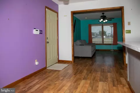 Entry Way - 124 Short Ave, Laurel, DE 19956 photo 1 of 9