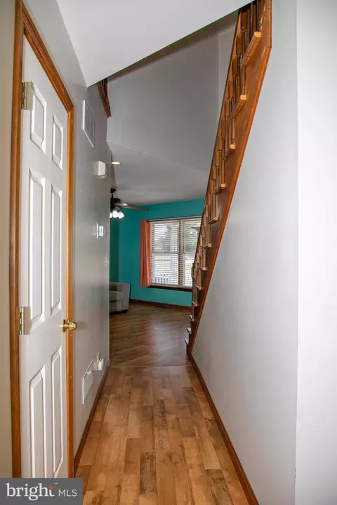 Entry Way - 124 Short Ave, Laurel, DE 19956 photo 6 of 9