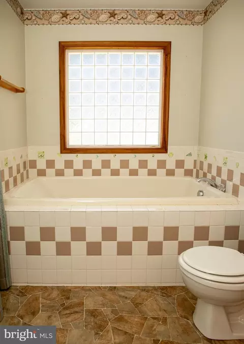Bath - 124 Short Ave, Laurel, DE 19956 photo 3 of 7