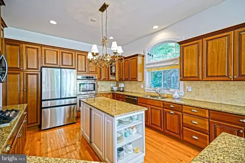 Kitchen - 35195 Seaport Loop, Lewes, DE 19958 photo 10 of 11