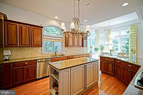 Kitchen - 35195 Seaport Loop, Lewes, DE 19958 photo 7 of 11
