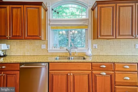 Kitchen - 35195 Seaport Loop, Lewes, DE 19958 photo 8 of 11