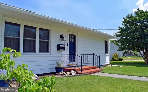 725 Rosetree Ln, Seaford, DE 19973