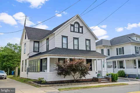 319 E 6th St, Laurel, DE 19956