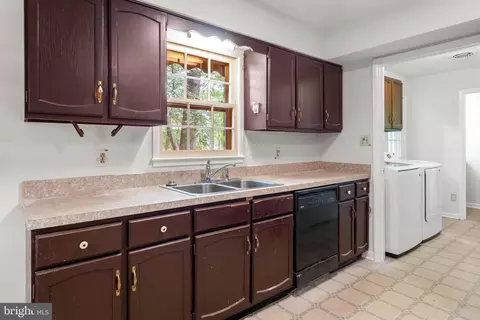 Kitchen - 3 Bay Hl, Georgetown, DE 19947 photo 3 of 4