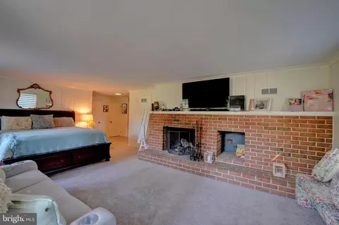 Bedroom - 2 Sunset Ln, Milford, DE 19963 photo 3 of 9