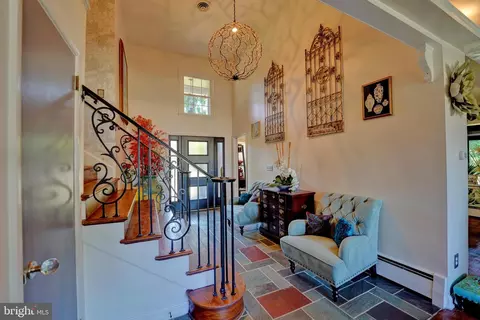 Entry Way - 2 Sunset Ln, Milford, DE 19963 photo 4 of 8
