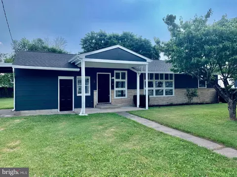 19 Church St, Bridgeville, DE 19933