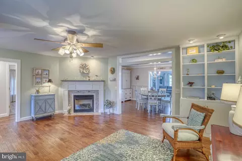 Living - 316 Baywinds Ct, Dagsboro, DE 19939 photo 2 of 5
