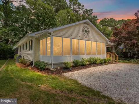 431 Collins St, Bethany Beach, DE 19930