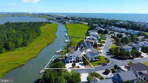339 Le Pointe Dr, Bethany Beach, DE 19930 photo 2