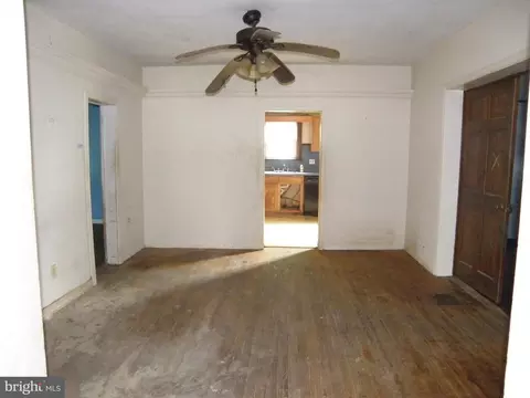 Living - 115 Burton St, Georgetown, DE 19947 photo 2 of 3