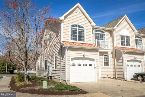38418 Grand Ave #3A, Ocean View, DE 19970