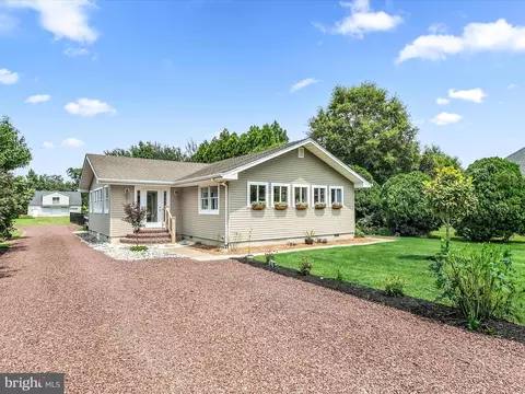 32793 Cedar Dr, Ocean View, DE 19970