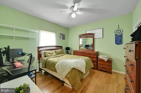 Bedroom - 34437 Hudson Rd, Laurel, DE 19956 photo 2 of 4