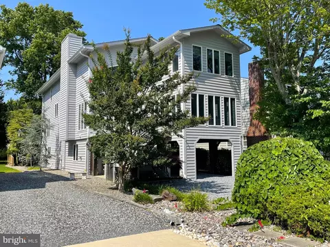 319 Parkwood St, Bethany Beach, DE 19930