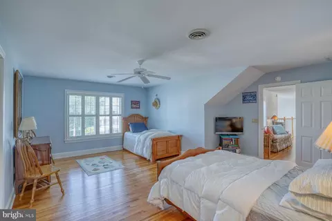 Bedroom - 140 E Side Dr, Rehoboth Beach, DE 19971 photo 5 of 7