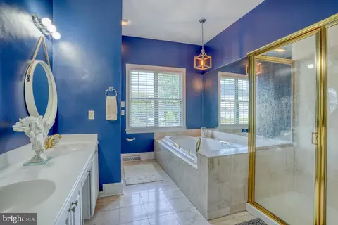 Bath - 140 E Side Dr, Rehoboth Beach, DE 19971 photo 3 of 6