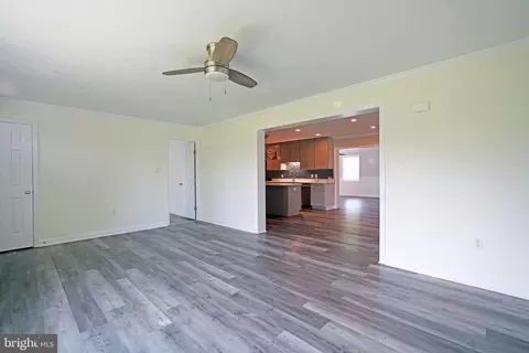 Living - 132 Creek Dr, Milton, DE 19968 photo 6 of 12