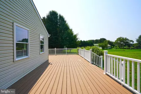 Exterior - 132 Creek Dr, Milton, DE 19968 photo 5 of 8