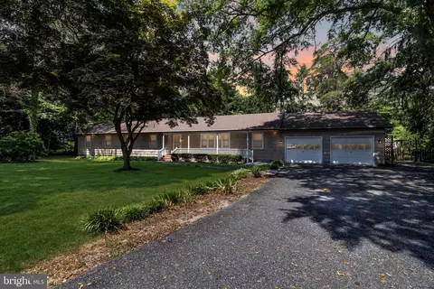 9723 N Shore Dr, Seaford, DE 19973