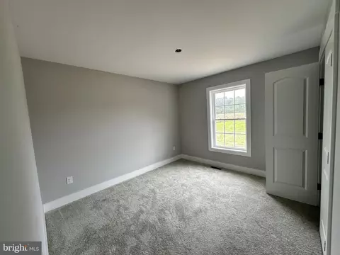 Bedroom - 33055 Old Hickory Rd, Laurel, DE 19956 photo 2 of 3