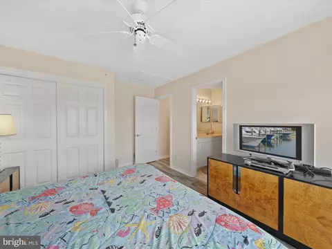 Bedroom - 30470 Shore Ln #4, Ocean View, DE 19970 photo 7 of 7