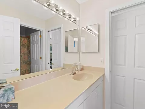 Bath - 30470 Shore Ln #4, Ocean View, DE 19970 photo 4 of 5
