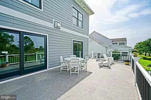 Exterior - 152 E Side Dr, Rehoboth Beach, DE 19971 photo 2 of 13