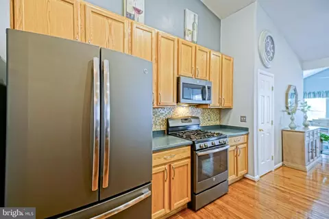 Kitchen - 33094 E Light Dr, Lewes, DE 19958 photo 3 of 5
