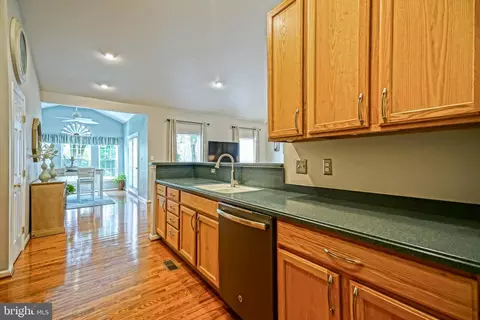 Kitchen - 33094 E Light Dr, Lewes, DE 19958 photo 4 of 5