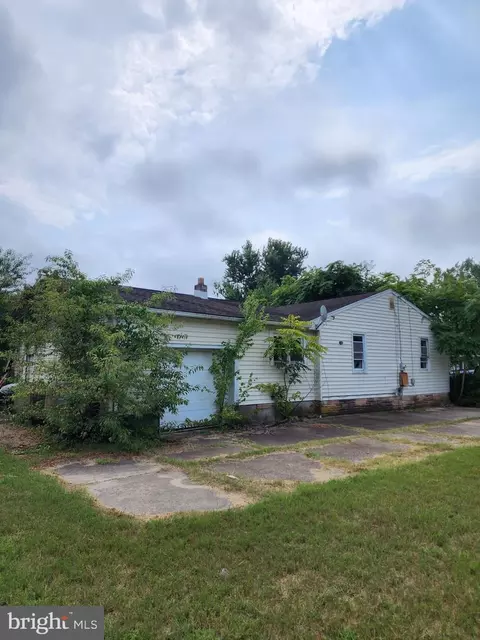600 W 8th St, Laurel, DE 19956