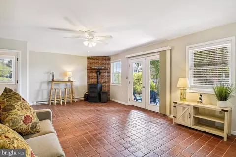 Living - 31312 Pine Pl, Ocean View, DE 19970 photo 1 of 1