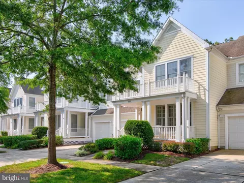 204 Willow Oak Ave, Ocean View, DE 19970