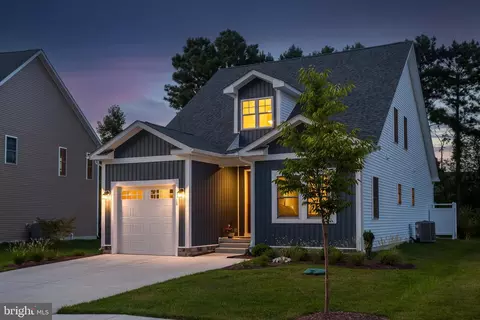 15 Stingray Harbor Dr #8, Ocean View, DE 19970