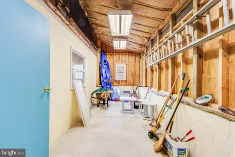 Entry Way - 9 Florida Ave, Milton, DE 19968 photo 2 of 2
