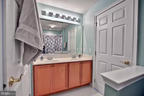 Bath - 37481 Seaside Dr, Ocean View, DE 19970 photo 4 of 6
