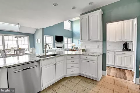 Kitchen - 37481 Seaside Dr, Ocean View, DE 19970 photo 6 of 6
