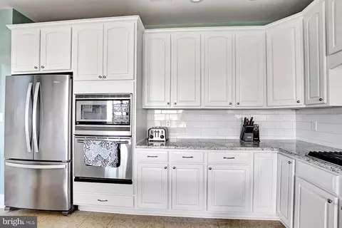 Kitchen - 37481 Seaside Dr, Ocean View, DE 19970 photo 4 of 6