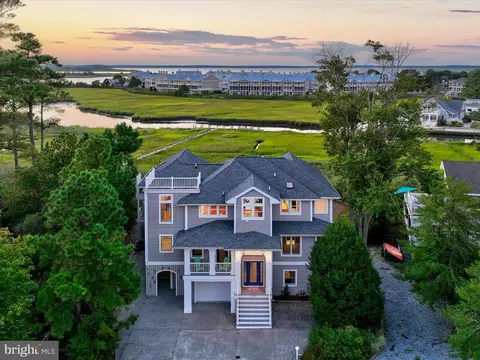 37827 Island Dr, Ocean View, DE 19970