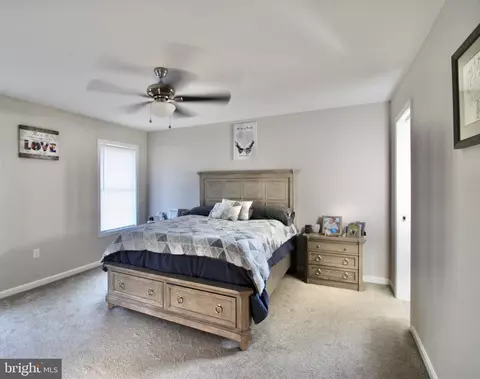 Bedroom - 6435 Pleasant Dr, Laurel, DE 19956 photo 1 of 4