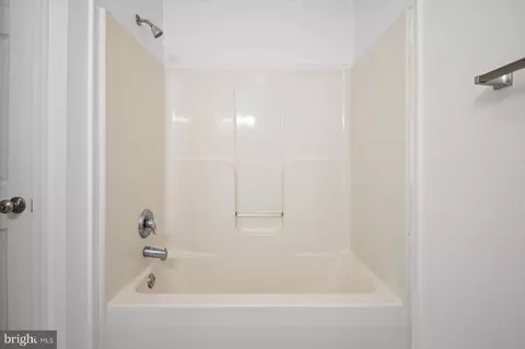 Bath - 402 W 7th St, Laurel, DE 19956 photo 1 of 2