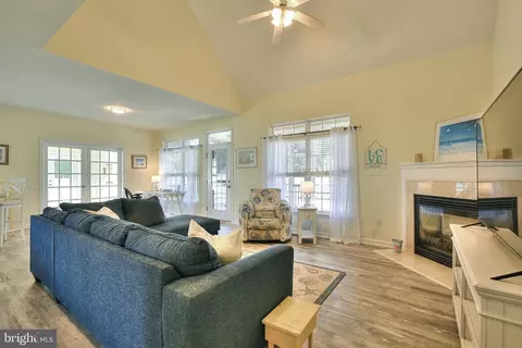 Living - 18357 Seashell Blvd, Lewes, DE 19958 photo 3 of 4