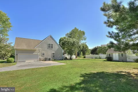 Exterior - 18357 Seashell Blvd, Lewes, DE 19958 photo 7 of 9