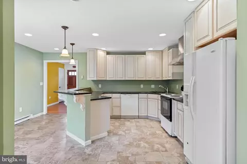 Kitchen - 22243 Deep Branch Rd, Georgetown, DE 19947 photo 2 of 3