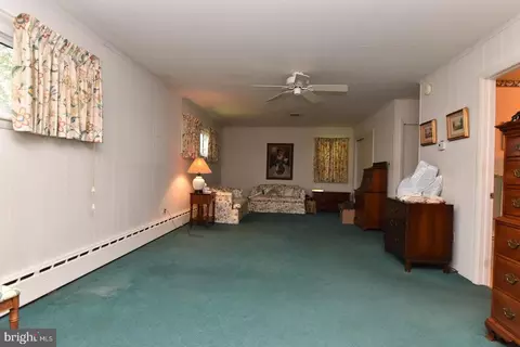 Living - 140 Lakeside Dr, Laurel, DE 19956 photo 4 of 4